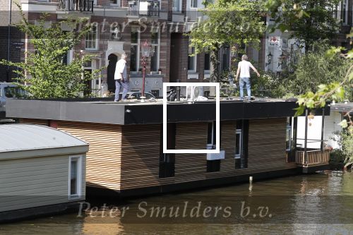 Amsterdam 22 mei 2019
Hans v d Togt is zijn woonark / woonboot compleet aan het verbouwen.
