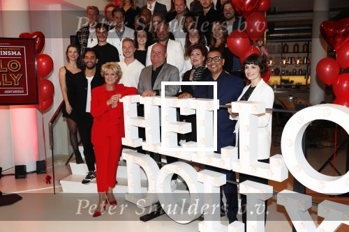 Amsterdam 21 mei 2019
iris v d Ende presnteert met haar bedrijf medialane de cast van hello Dolly met oa Simone Kleinsman Paul de Leeuw Freek Bartels Jorgen Raymann en Marjolein Touw.