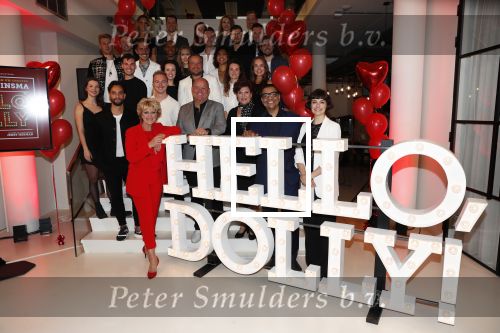 Amsterdam 21 mei 2019
iris v d Ende presnteert met haar bedrijf medialane de cast van hello Dolly met oa Simone Kleinsman Paul de Leeuw Freek Bartels Jorgen Raymann en Marjolein Touw.