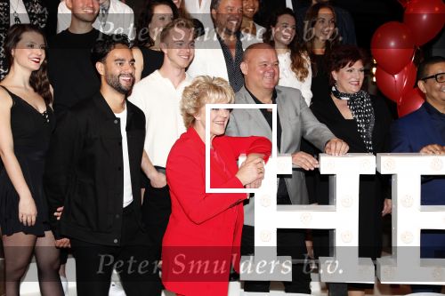 Amsterdam 21 mei 2019
iris v d Ende presnteert met haar bedrijf medialane de cast van hello Dolly met oa Simone Kleinsman Paul de Leeuw Freek Bartels Jorgen Raymann en Marjolein Touw.
