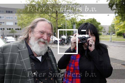 Amsterdam 17 mei 2019
Opening Art Zuid door Jan des Bouvrie. Henk en Louise Schiffmacher