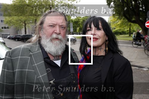Amsterdam 17 mei 2019
Opening Art Zuid door Jan des Bouvrie. Henk en Louise Schiffmacher