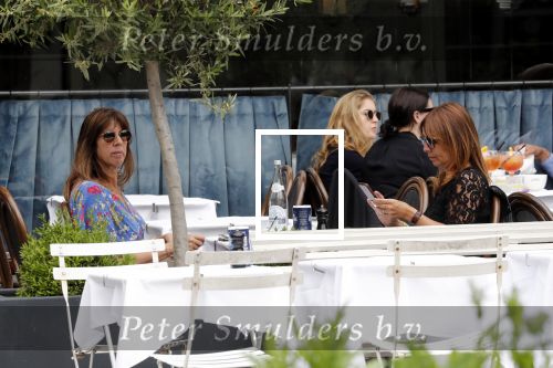 Amsterdam 4 juni 2019
Isa Hoes en Nada v Nie op terras