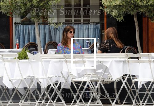 Amsterdam 4 juni 2019
Isa Hoes en Nada v Nie op terras