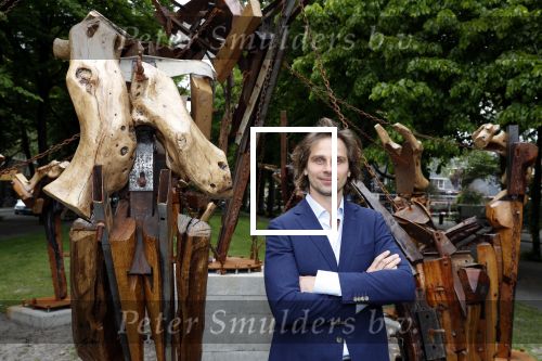 Amsterdam 17 mei 2019
Opening Art Zuid door Jan des Bouvrie. De zoon van Jan Cremer , ivan Cremer had ook een heel mooi kunstwerk gemaakt.