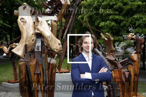 Amsterdam 17 mei 2019
Opening Art Zuid door Jan des Bouvrie. De zoon van Jan Cremer , ivan Cremer had ook een heel mooi kunstwerk gemaakt.