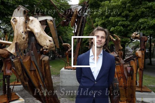 Amsterdam 17 mei 2019
Opening Art Zuid door Jan des Bouvrie. De zoon van Jan Cremer , ivan Cremer had ook een heel mooi kunstwerk gemaakt.