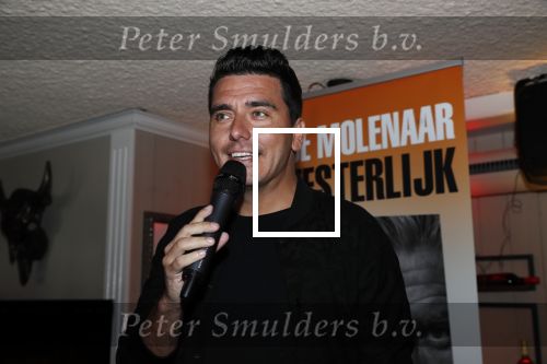 Volendam 22 mei 2019
Boekpresentatie Keje Molenaar bij dine en wine op de dijk in Volendam. Jan Smit presenteert het.
Matthijs de Ligt is er met zijn vriendin Annekee Molenaar