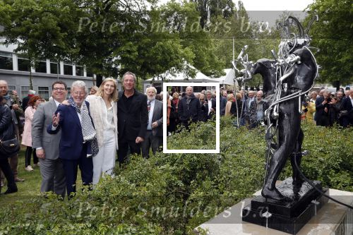 Amsterdam 17 mei 2019
Opening Art Zuid door Jan des Bouvrie. Jan met Michiel Romeyn en Roberto Meyer en Cintha van Heeswijck