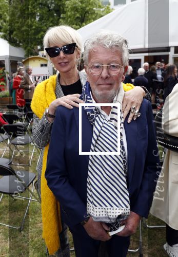 Amsterdam 17 mei 2019
Opening Art Zuid door Jan des Bouvrie. jan met zijn vrouw Monique