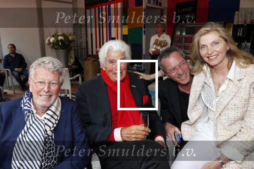 Amsterdam 17 mei 2019
Opening Art Zuid door Jan des Bouvrie. jan Cor v Zadelhoff Roberto Meyer en ..