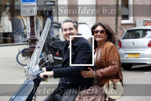 Amsterdam 17 mei 2019
Jelle Feenstra met zijn moeder op vespa scooter.