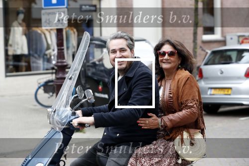 Amsterdam 17 mei 2019
Jelle Feenstra met zijn moeder op vespa scooter.
