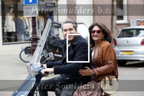 Amsterdam 17 mei 2019
Jelle Feenstra met zijn moeder op vespa scooter.