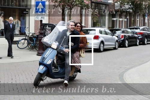 Amsterdam 17 mei 2019
Jelle Feenstra met zijn moeder op vespa scooter.
