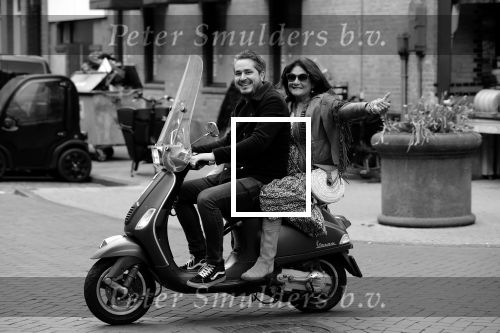 Amsterdam 17 mei 2019
Jelle Feenstra met zijn moeder op vespa scooter.