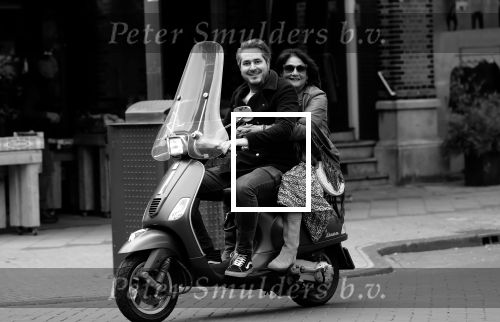 Amsterdam 17 mei 2019
Jelle Feenstra met zijn moeder op vespa scooter.