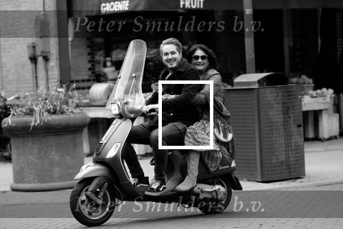 Amsterdam 17 mei 2019
Jelle Feenstra met zijn moeder op vespa scooter.