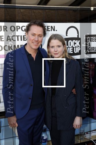Blaricum 13 mei 2019
Free a girl gala in the red sun in Blaricum.
Jeroen Rietbergn met zij nâ€ stiefdochterâ€ Noah Vahle