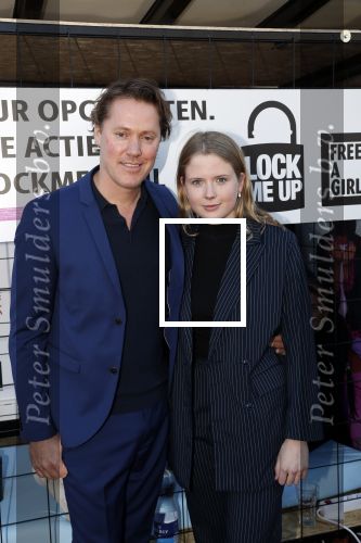 Blaricum 13 mei 2019
Free a girl gala in the red sun in Blaricum.
Jeroen Rietbergn met zij nâ€ stiefdochterâ€ Noah Vahle