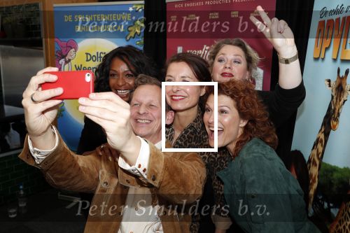 Noordwijk 13 mei 2019
Presentatie musicals REP Rick Engelkes Productions bij strandtent Bries. Joep Onderdelinden met Anouk v Nes Joanne Telesford Sandra Mattie en Rian Gerritsen