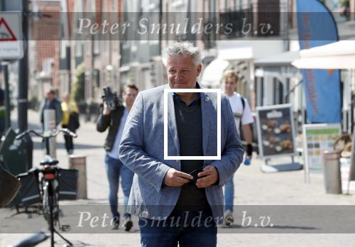 Volendam 22 mei 2019
Boekpresentatie Keje Molenaar bij dine en wine op de dijk in Volendam. Jan Smit presenteert het.
Matthijs de Ligt is er met zijn vriendin Annekee Molenaar. Joep Schreuder