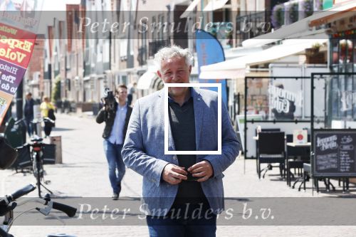 Volendam 22 mei 2019
Boekpresentatie Keje Molenaar bij dine en wine op de dijk in Volendam. Jan Smit presenteert het.
Matthijs de Ligt is er met zijn vriendin Annekee Molenaar. Joep Schreuder