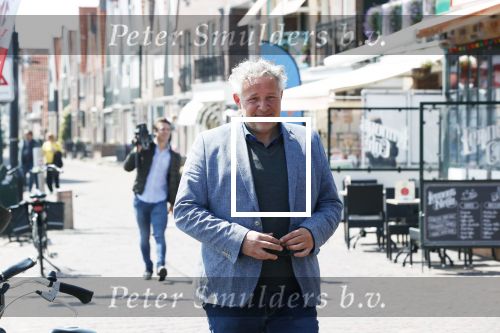 Volendam 22 mei 2019
Boekpresentatie Keje Molenaar bij dine en wine op de dijk in Volendam. Jan Smit presenteert het.
Matthijs de Ligt is er met zijn vriendin Annekee Molenaar. Joep Schreuder