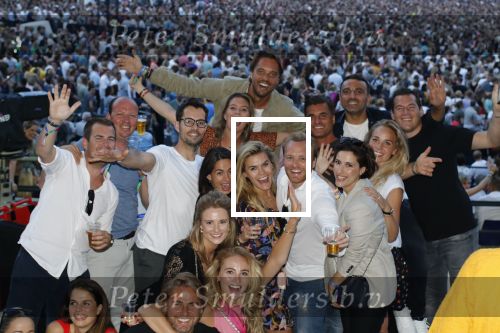 Rotterdam 1 juni 2019
Marco Borsato in de kuip. Wat een geweldige show gaf Marco. oa John ewbank Kelly Weekers Bas Smit Nicolette v dam Kristina Bozilovic met man e.a .
