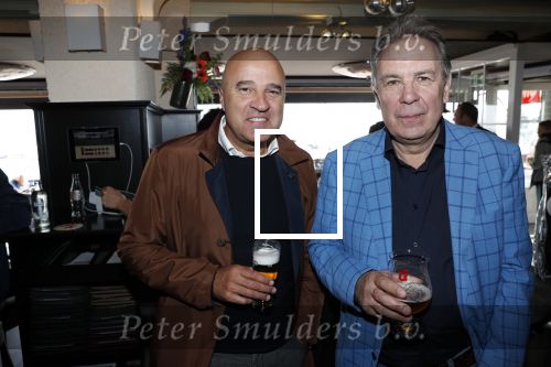 Volendam 22 mei 2019
Boekpresentatie Keje Molenaar bij dine en wine op de dijk in Volendam. Jan Smit presenteert het.
 John v d Heuvel (met beveiliging) en Maarten Spanjer