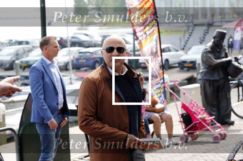 Volendam 22 mei 2019
Boekpresentatie Keje Molenaar bij dine en wine op de dijk in Volendam. Jan Smit presenteert het.
 John v d Heuvel (met beveiliging) en Maarten Spanjer