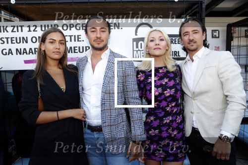 Blaricum 13 mei 2019
Free a girl gala in the red sun in Blaricum.
Joseph Klibansky met vriendin  Joseph Klibanky met zijn vrouw Susanna Klibansky