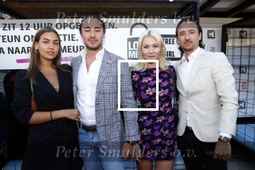Blaricum 13 mei 2019
Free a girl gala in the red sun in Blaricum.
Joseph Klibansky met vriendin  Joseph Klibanky met zijn vrouw Susanna Klibansky