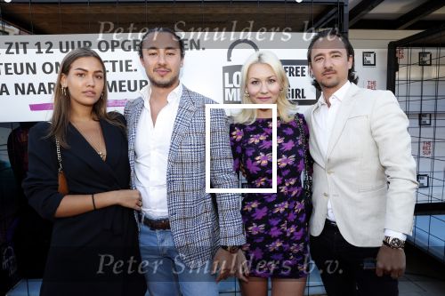 Blaricum 13 mei 2019
Free a girl gala in the red sun in Blaricum.
Joseph Klibansky met vriendin  Joseph Klibanky met zijn vrouw Susanna Klibansky