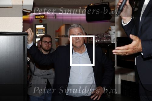 Volendam 22 mei 2019
Boekpresentatie Keje Molenaar bij dine en wine op de dijk in Volendam. Jan Smit presenteert het.
Matthijs de Ligt is er met zijn vriendin Annekee Molenaar