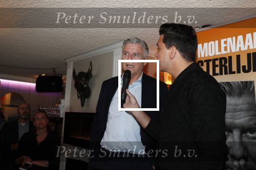 Volendam 22 mei 2019
Boekpresentatie Keje Molenaar bij dine en wine op de dijk in Volendam. Jan Smit presenteert het.
Matthijs de Ligt is er met zijn vriendin Annekee Molenaar