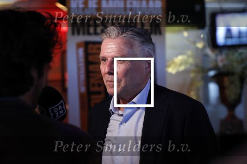Volendam 22 mei 2019
Boekpresentatie Keje Molenaar bij dine en wine op de dijk in Volendam. Jan Smit presenteert het.