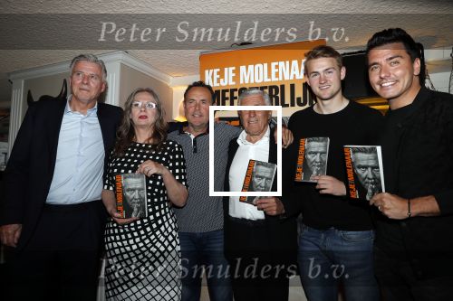 Volendam 22 mei 2019
Boekpresentatie Keje Molenaar bij dine en wine op de dijk in Volendam. Jan Smit presenteert het.