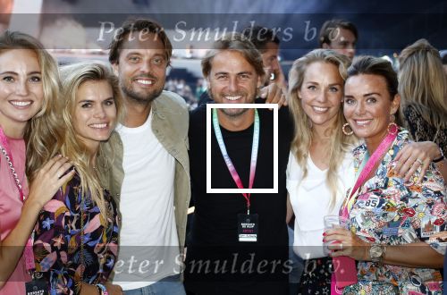 Rotterdam 1 juni 2019
Marco Borsato in de kuip. Wat een geweldige show gaf Marco. Kelly Weekers Nicolette v dam Bas Smit John Ewbank en Monique Hazes