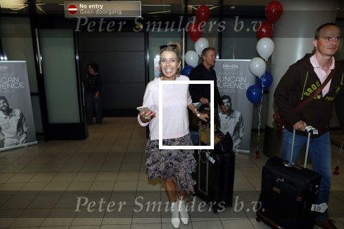 Schiphol  19 mei 2019
Vele fans wachten Duncan Laurence op nadat hij op schiphol is geland . De avond ervoor heeft hij het songfestival gewonnen in israel. Kristien v Dillen