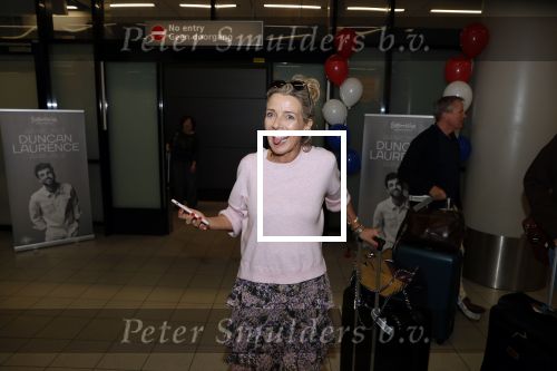 Schiphol  19 mei 2019
Vele fans wachten Duncan Laurence op nadat hij op schiphol is geland . De avond ervoor heeft hij het songfestival gewonnen in israel. Kristien v Dillen