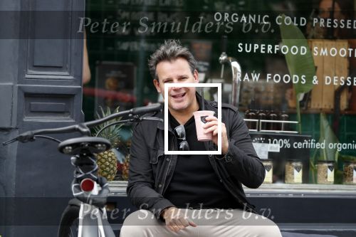 Amsterdam 27 mei 2019
Leco v Zadelhoff drinkt verse shake.