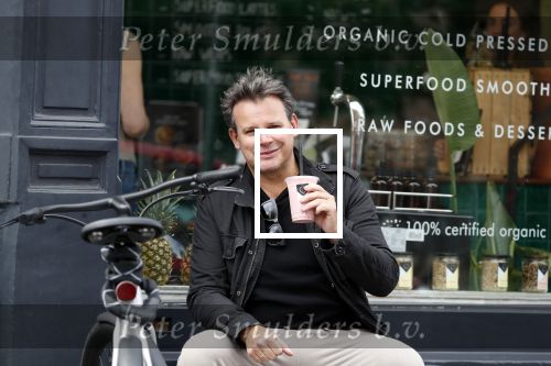 Amsterdam 27 mei 2019
Leco v Zadelhoff drinkt verse shake.