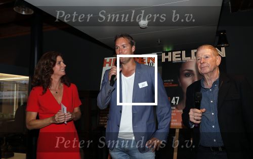 Amsterdam 29 mei 2019
10 jaar magazine Helden geporesnteerd bij Gassan Diamonds.
Frits en Barbara Barend praten met inge de Bruijn Ronald Koeman en Giovanni Bronkhorst.