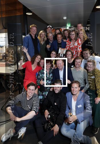 Amsterdam 29 mei 2019
10 jaar magazine Helden geporesnteerd bij Gassan Diamonds.
Frits en Barbara Barend praten met inge de Bruijn Ronald Koeman en Giovanni Bronkhorst.