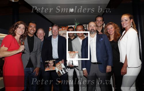 Amsterdam 29 mei 2019
10 jaar magazine Helden geporesnteerd bij Gassan Diamonds.
Frits en Barbara Barend praten met inge de Bruijn Ronald Koeman en Giovanni Bronkhorst.