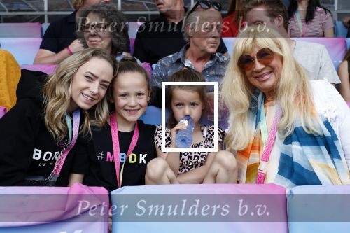 Rotterdam 1 juni 2019
Marco Borsato in de kuip. Wat een geweldige show gaf Marco. Mary Borsato m et kleinkinderen