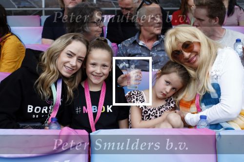 Rotterdam 1 juni 2019
Marco Borsato in de kuip. Wat een geweldige show gaf Marco. Mary Borsato m et kleinkinderen