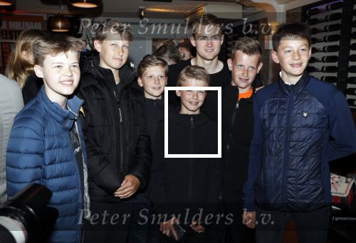 Volendam 22 mei 2019
Boekpresentatie Keje Molenaar bij dine en wine op de dijk in Volendam. Jan Smit presenteert het.
Matthijs de Ligt is er met zijn vriendin Annekee Molenaar