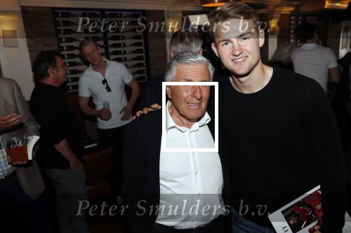 Volendam 22 mei 2019
Boekpresentatie Keje Molenaar bij dine en wine op de dijk in Volendam. Jan Smit presenteert het.
Matthijs de Ligt is er met zijn vriendin Annekee Molenaar